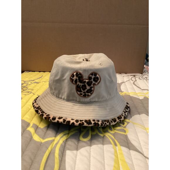 NWOT Disney Parks Wild Animal Kingdom Cheetah Safari Bucket Hat - Picture 1 of 4